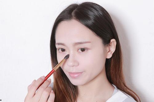 娱乐吃瓜酱鼻梁变高,揭秘明星整形新趋势